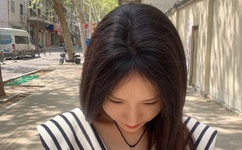 卖萌草吸引到蝴蝶